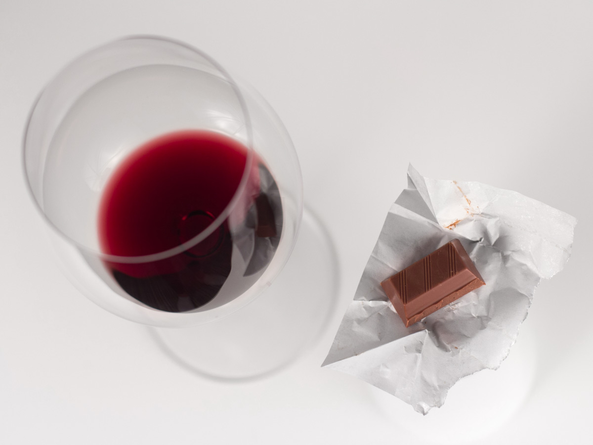 pairing-red-wine-with-chocolate-how