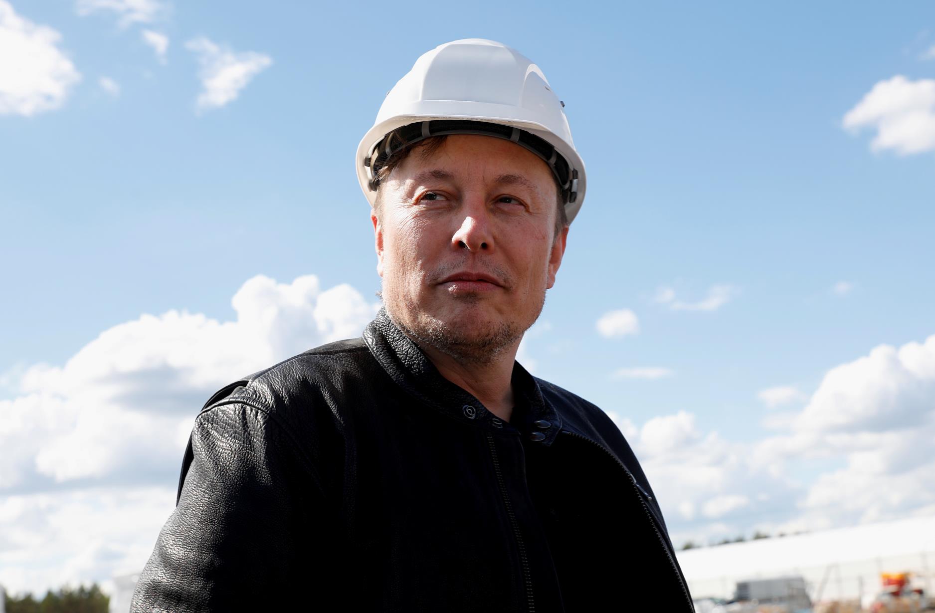 SpaceX founder and Tesla CEO Elon Musk visits the construction site of Tesla's gigafactory in Gruenheide, near Berlin, Germany, May 17, 2021. REUTERS/Michele Tantussi/File Photo