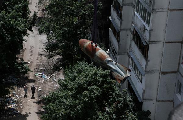 Bomb removal in Kharkiv